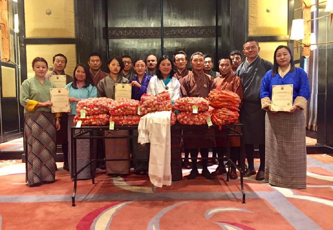 first weekly supply of garlic and carrot from Gasa